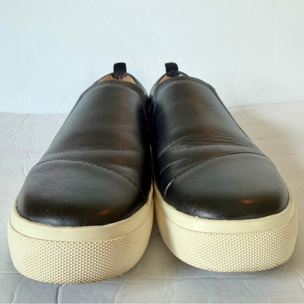 Taos Women's Twin Gore Lux Leather Slip On Sneaker in Black. Sz 9 - Picture 3 of 9